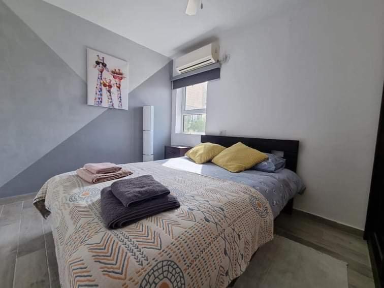 On The Edge Of A Crater Apartment Mitzpe Ramon Bagian luar foto